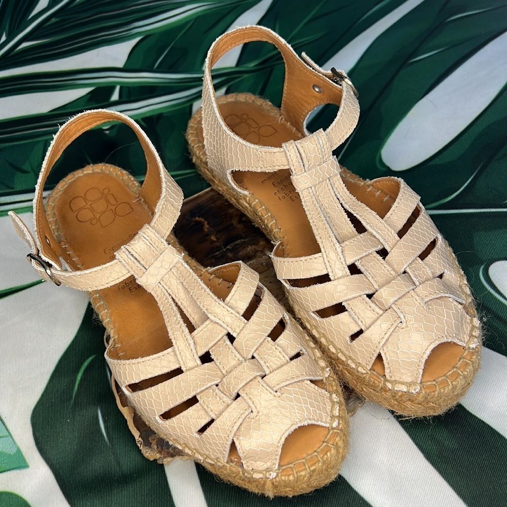 * Beige Espadrilles sandals made in Spain